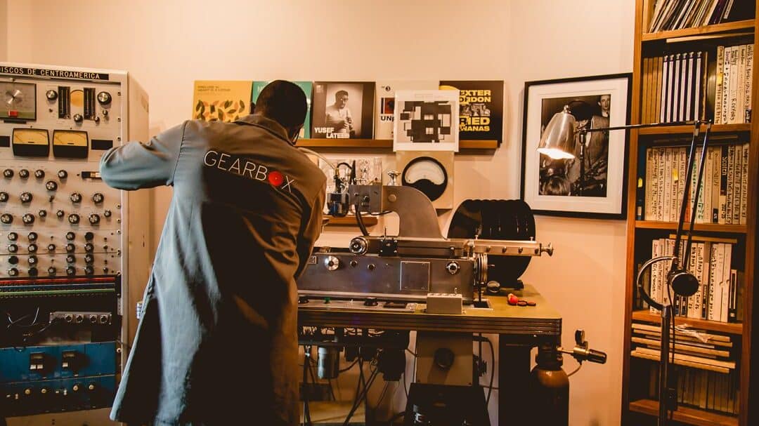 Expert mastering of a vinyl record on a 1967 Haeco Scully disc cutting lathe at Gearbox Records for Analogue October Records